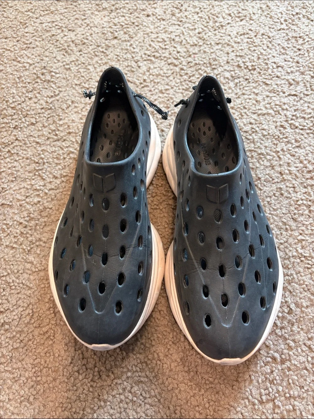 B69 Kane Men’s Size 10 B/W Shoes
